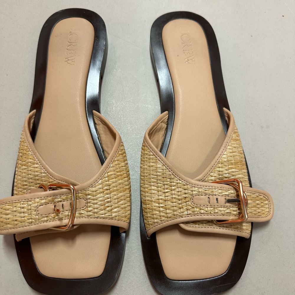J. Crew Callie sandals in faux raffia
Size 12
B45